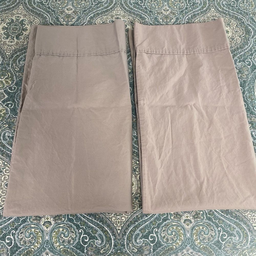 Kirkland Signature Pillowcases in Taupe